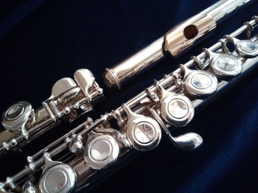 希少♦限定モデル♦ヘッド銀リップ金♦ヤマハフルート YFL311LPGA♦超美品