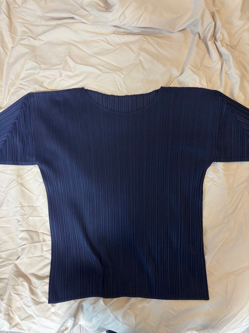 PLEATS PLEASE ネイビー 半袖Tシャツ