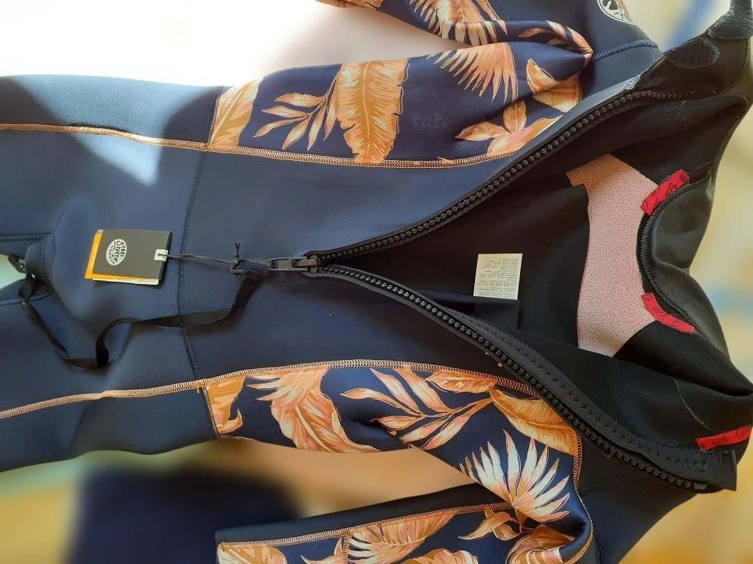 【掲載終了4月15日】【新品】ripcurl フルスーツウェットスーツ ネイビー
