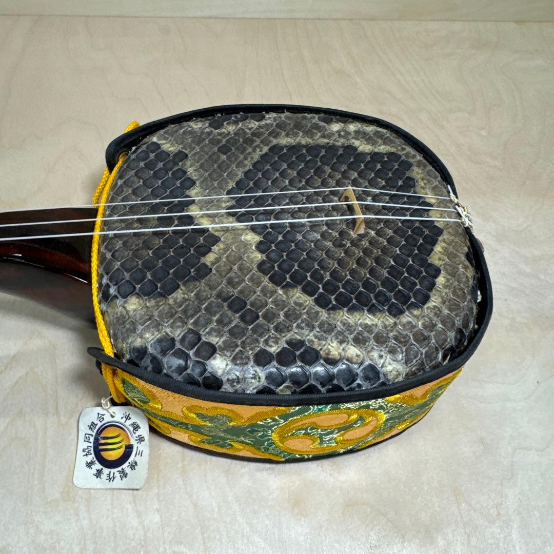 真壁型三線　仲嶺盛文作　本皮一枚張り ハードケース付き　こうさん専用