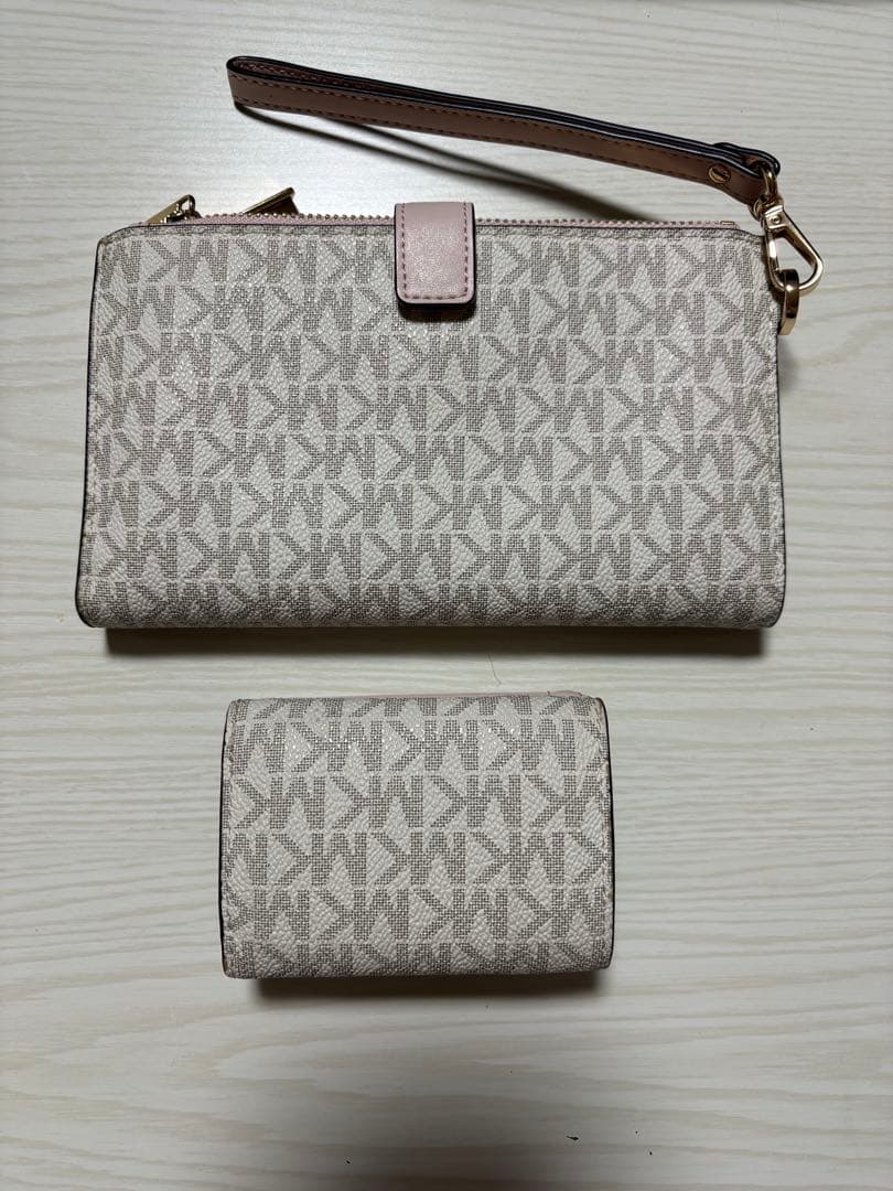 MICHAEL KORS 折り財布