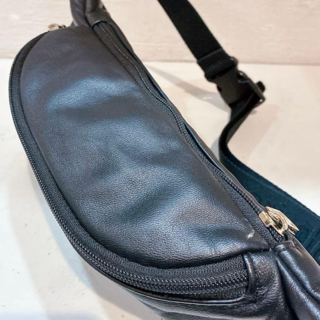 【極美品】tsumori chisato CARRY ライトラム ボディバッグ