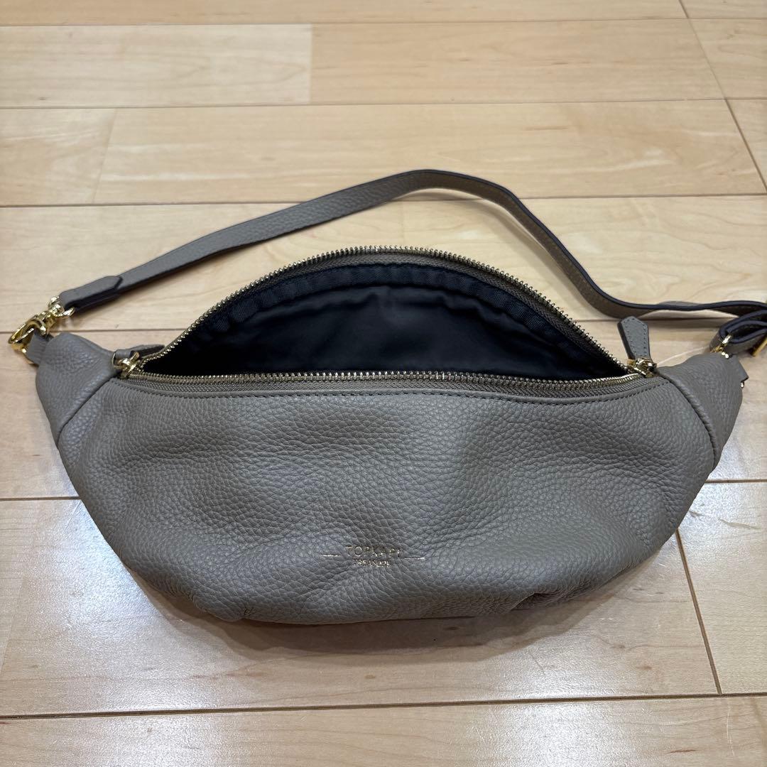 超美品トプカピ TOPKAPI TREASUREボディバッグサコッシュグレージュ
