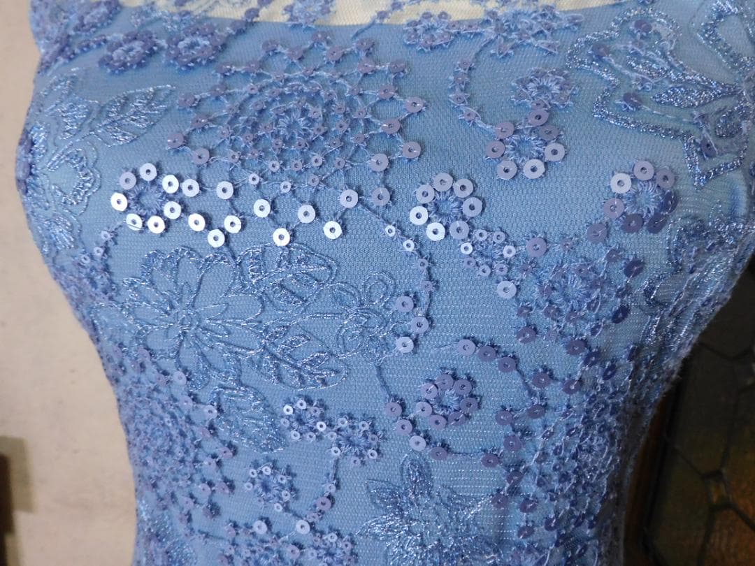 TadashiShojiタダシショージ 水色花柄レース　スパンコールワンピース2