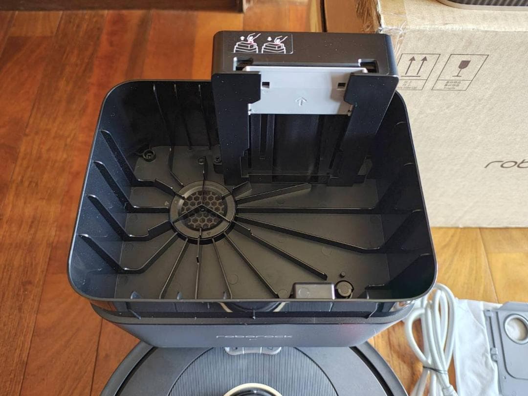 【美品 24年3月モデル】Roborock Q5 Pro+ ロボット掃除機