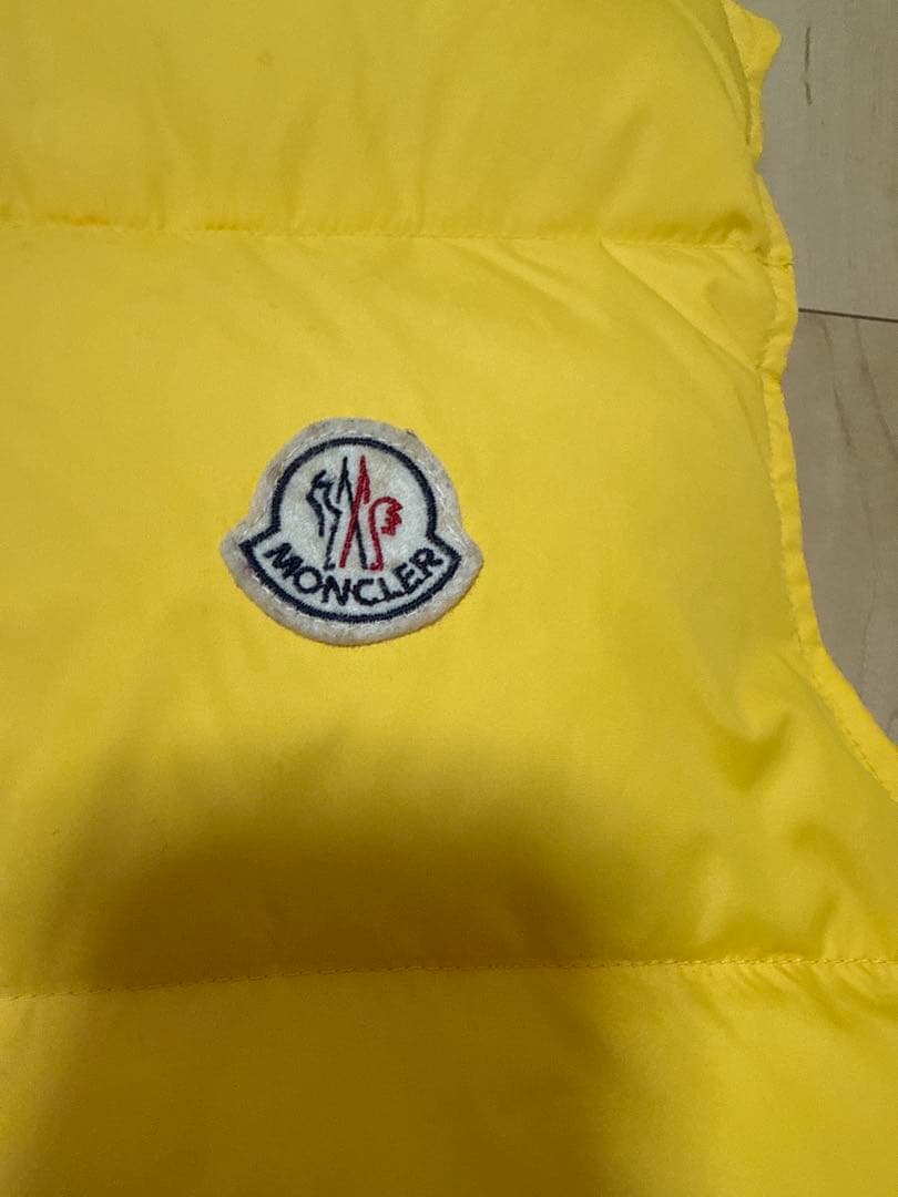 MONCLER イエロー ダウンベスト