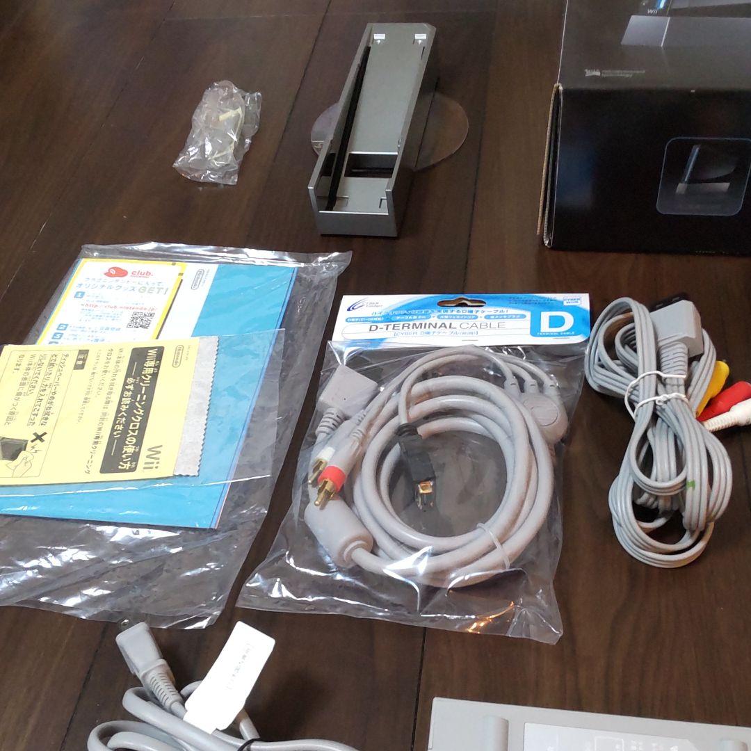 Nintendo Wii本体＋ソフト４本セット