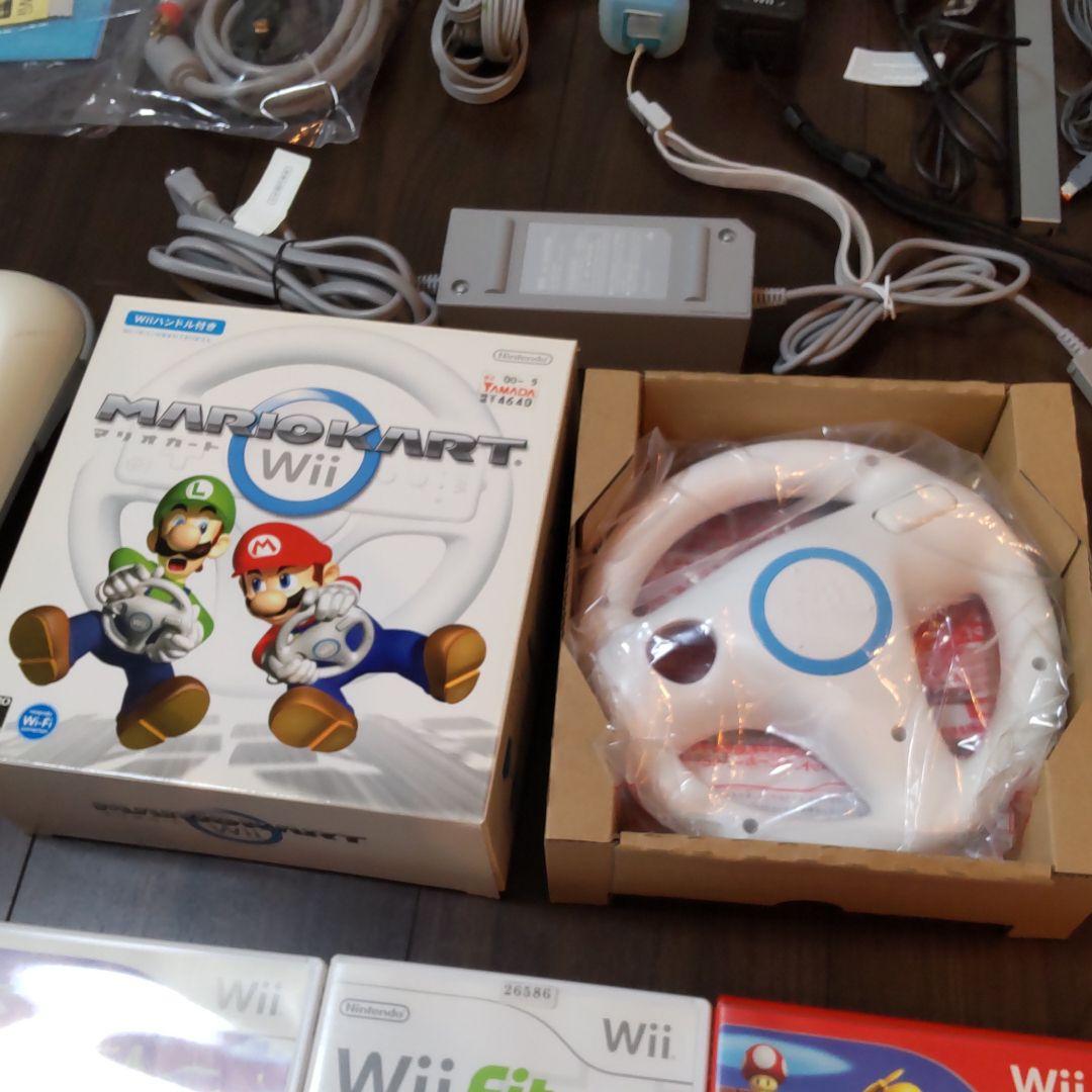 Nintendo Wii本体＋ソフト４本セット