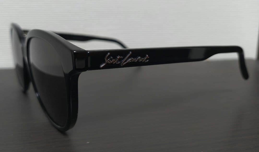 【美品】Saint Laurent サングラスケース付きユニセックス SL317