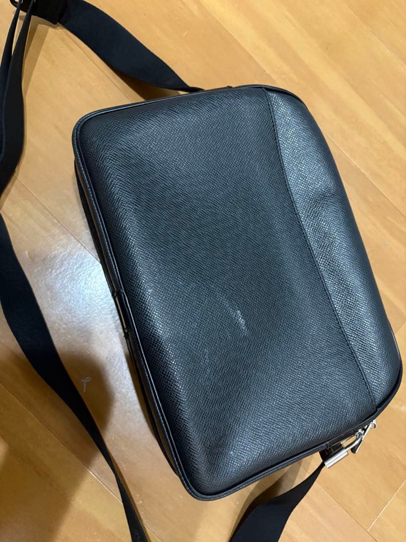 VUITTON タイガ リポーター