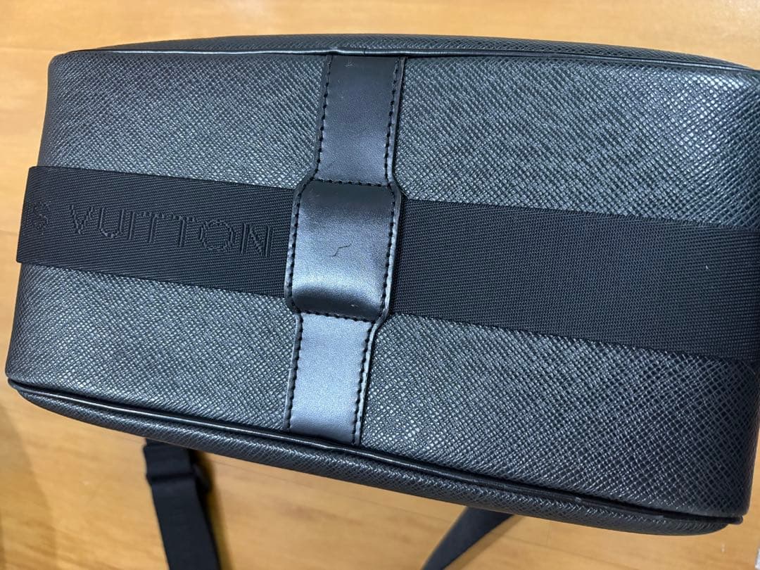 VUITTON タイガ リポーター