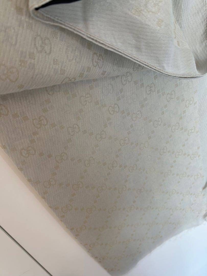 【美品】GUCCI GGパターン ストール ゴールド＆クリーム色