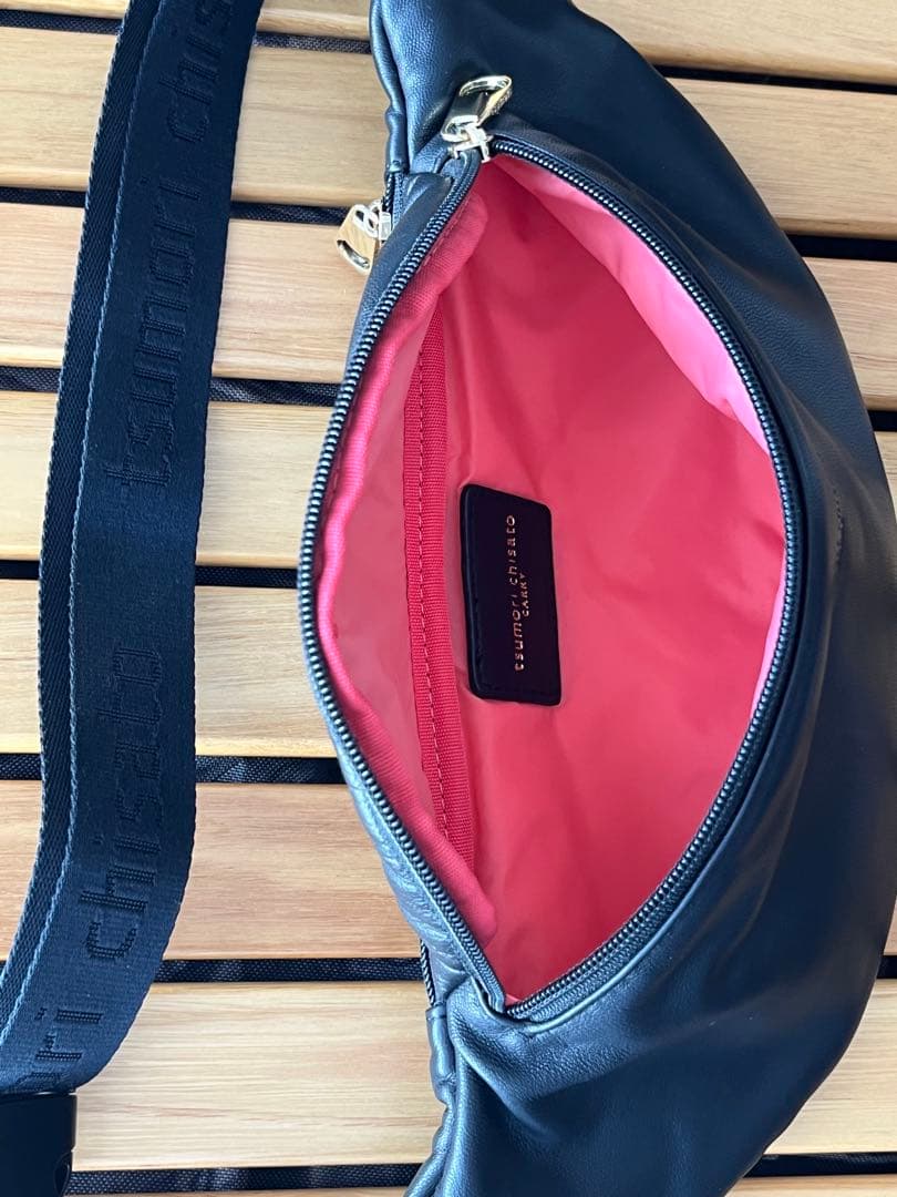 tsumori chisato CARRY ラムレザー ボディバッグ