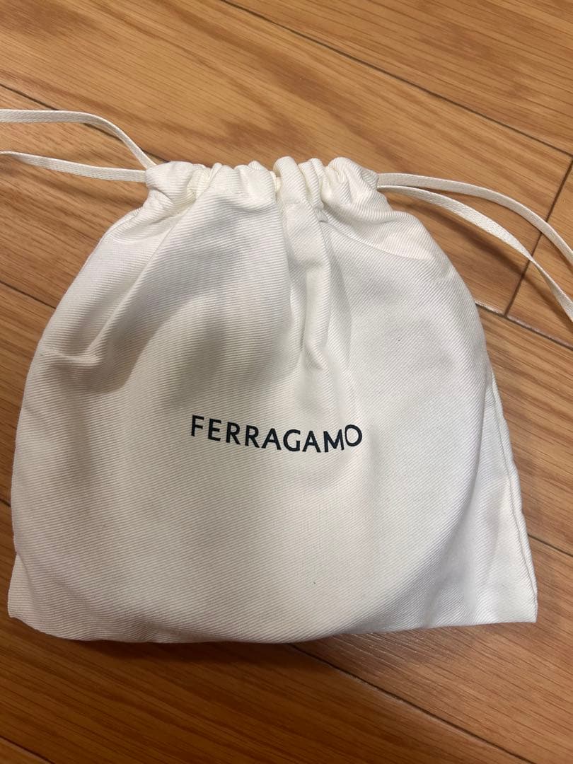 【新品】Salvatore Ferragamo カチューシャ リボン 赤