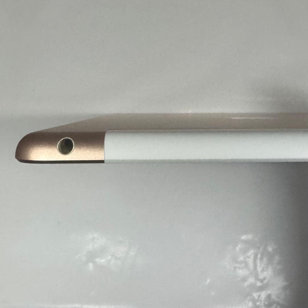 iPad 9.7インチ（第6世代）32GB Cellularモデル ゴールド