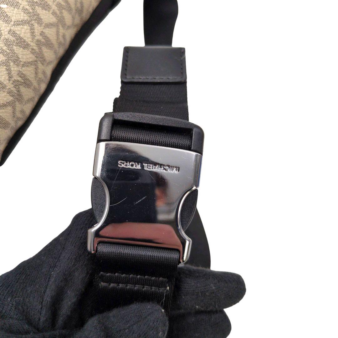 MICHAEL KORS　ボディーバッグ　ショルダーバッグ　1102
