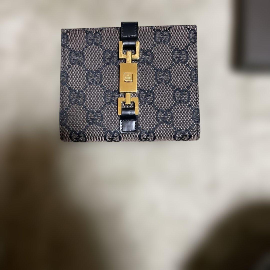 GUCCI ブラック GGパターン 二つ折り財布