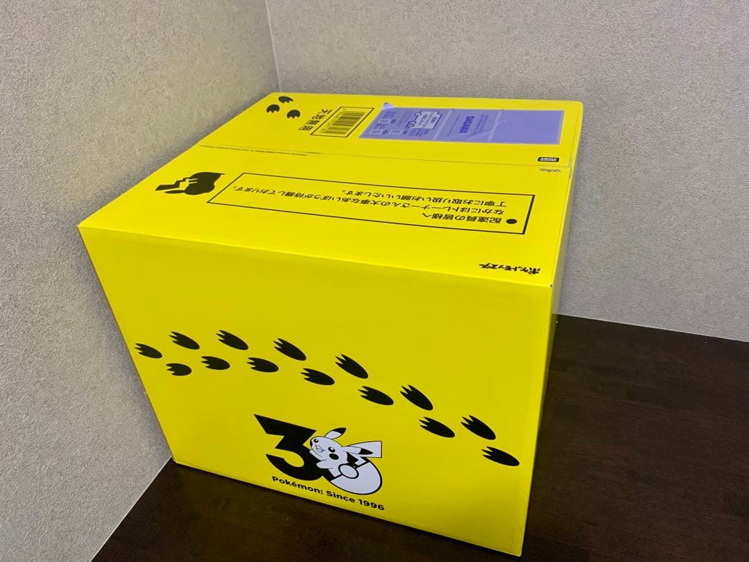 新品　ポケモン30周年記念おかえり!ピカチュウ1/1 専用BOX