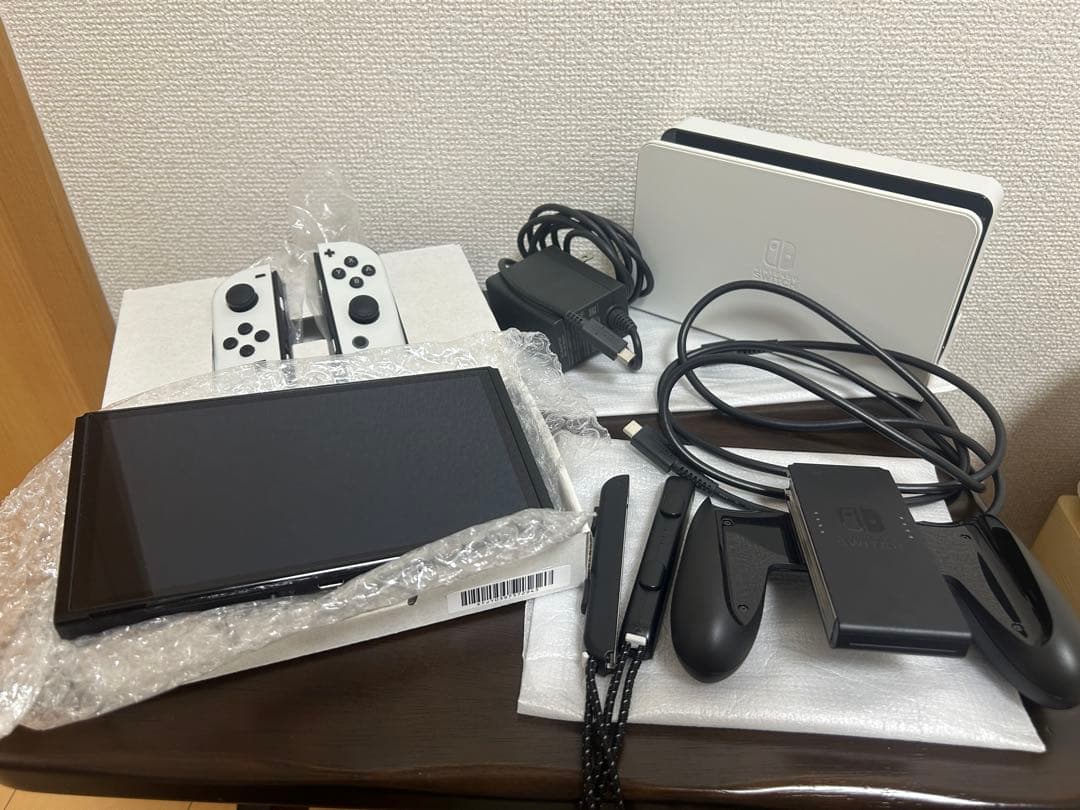 【美品】Nintendo Switch 有機ELモデル 本体＋プロコン