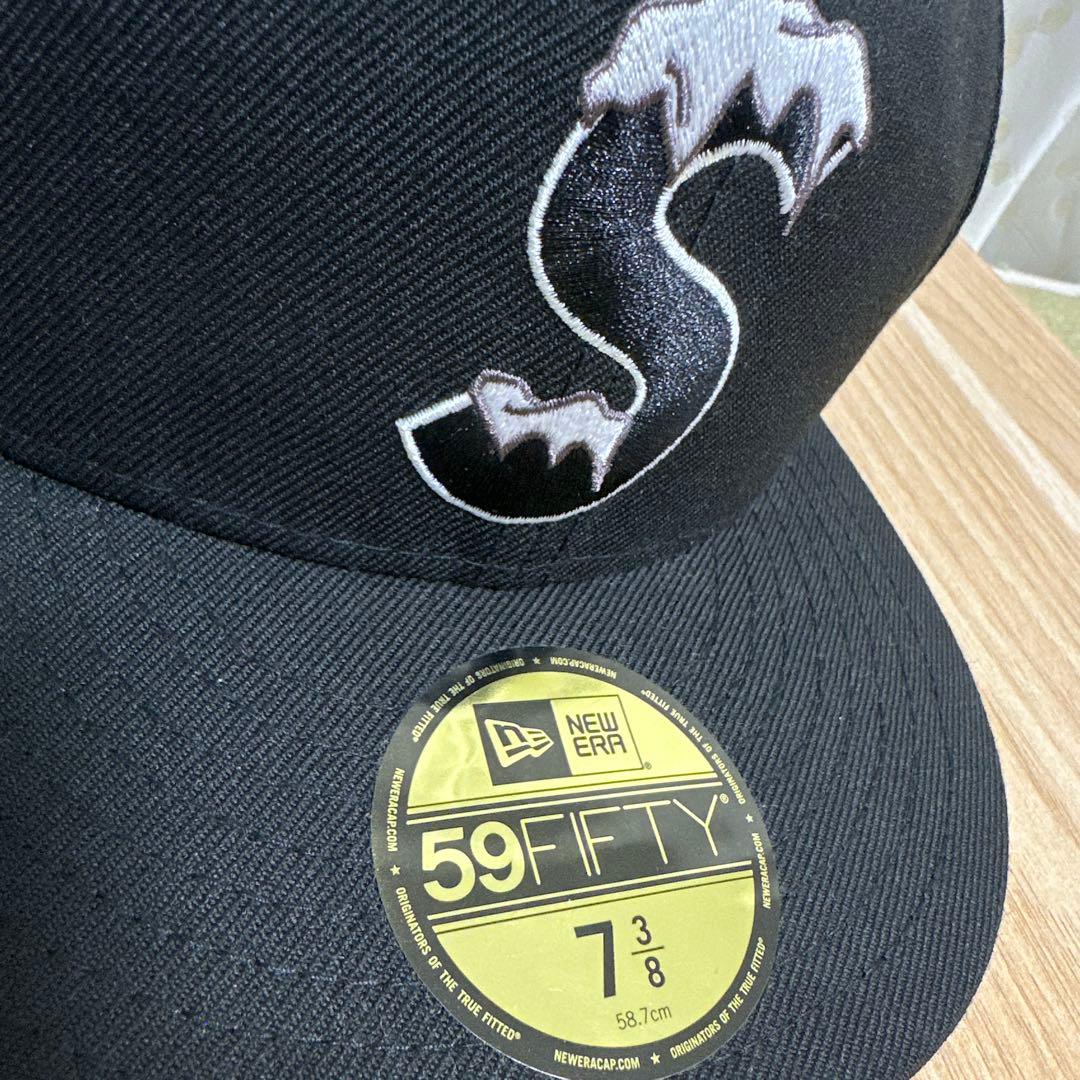 Supreme × New Era Sロゴ 59FIFTY キャップ ブラック