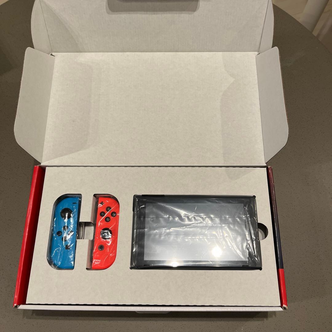 Nintendo Switch 本体　+ Joy-Con +充電グリップ