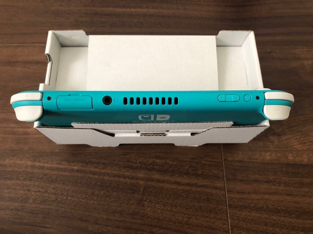 専用枠【美品】Nintendo Switch Lite ターコイズ &ソフト