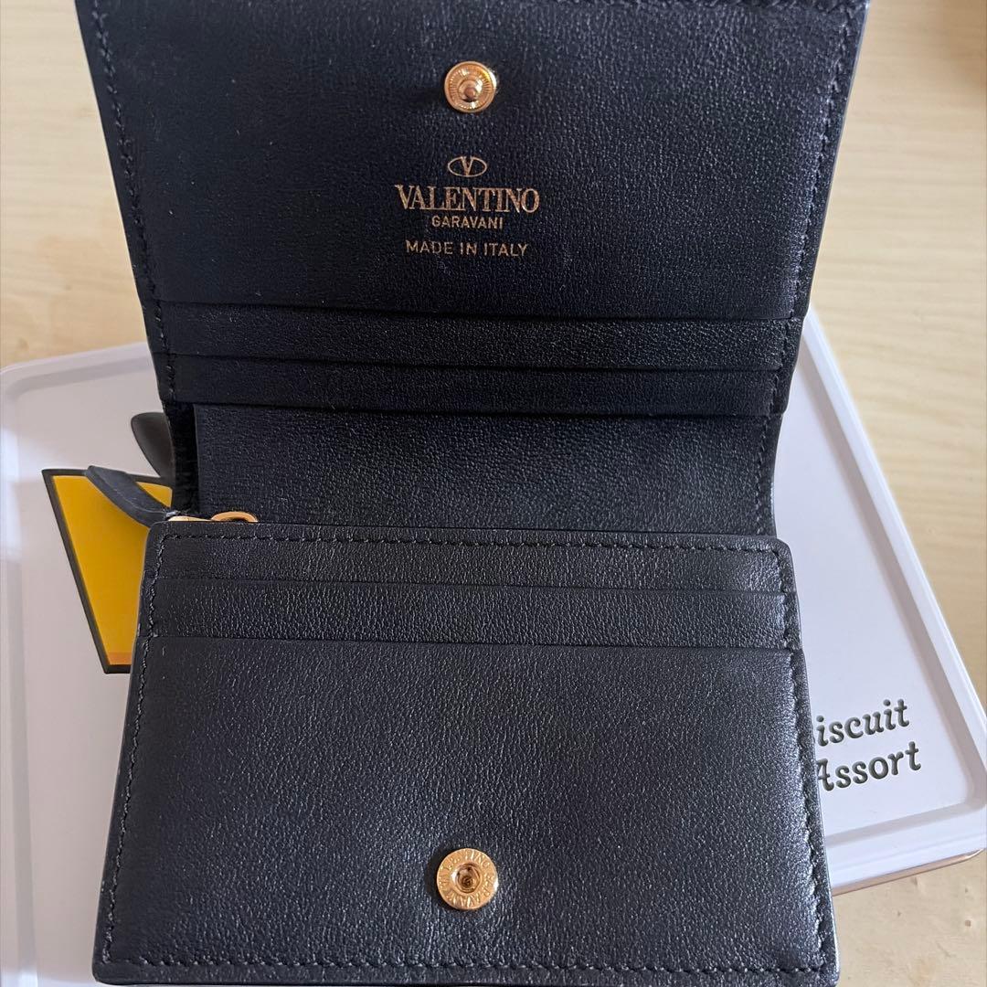 VALENTINO 二つ折り財布 ブラック1W2P0P39 ZBA 0NO