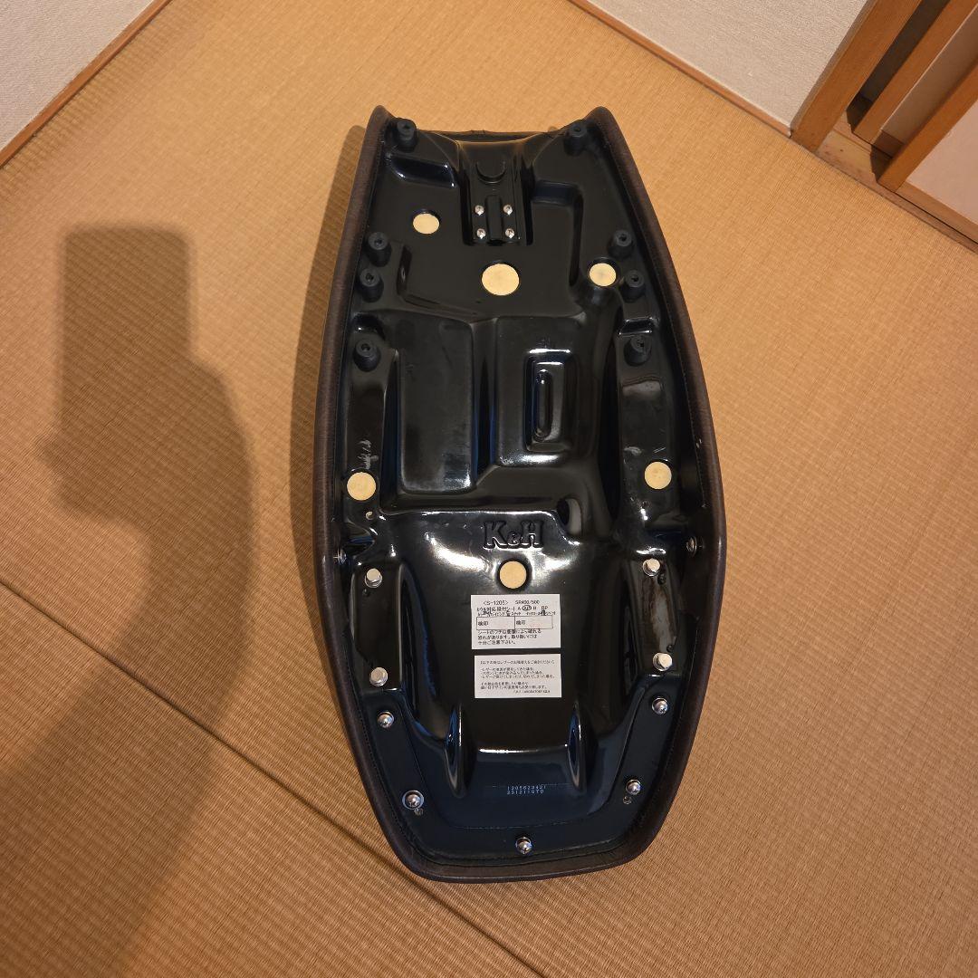 や*ぃ様 k&h 段付きシート SR400 タックロールレザーシートパイピング青