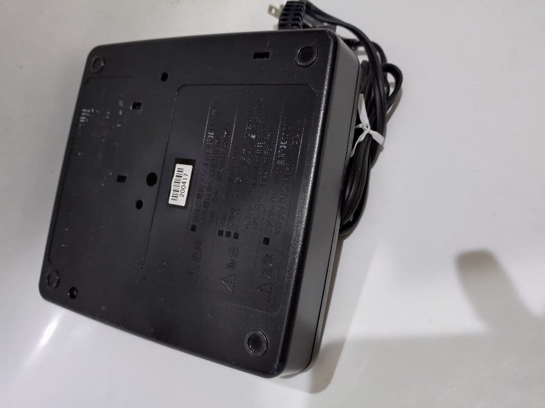 美品　Panasonic 電動アシスト自転車用充電器 NKJ075Z1
