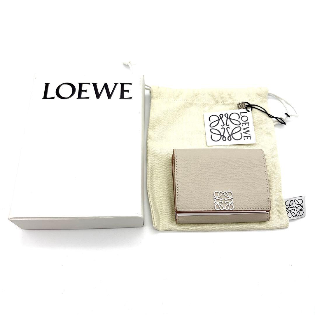 未使用◆LOEWE 三つ折り財布 アナグラム レザー グレージュ