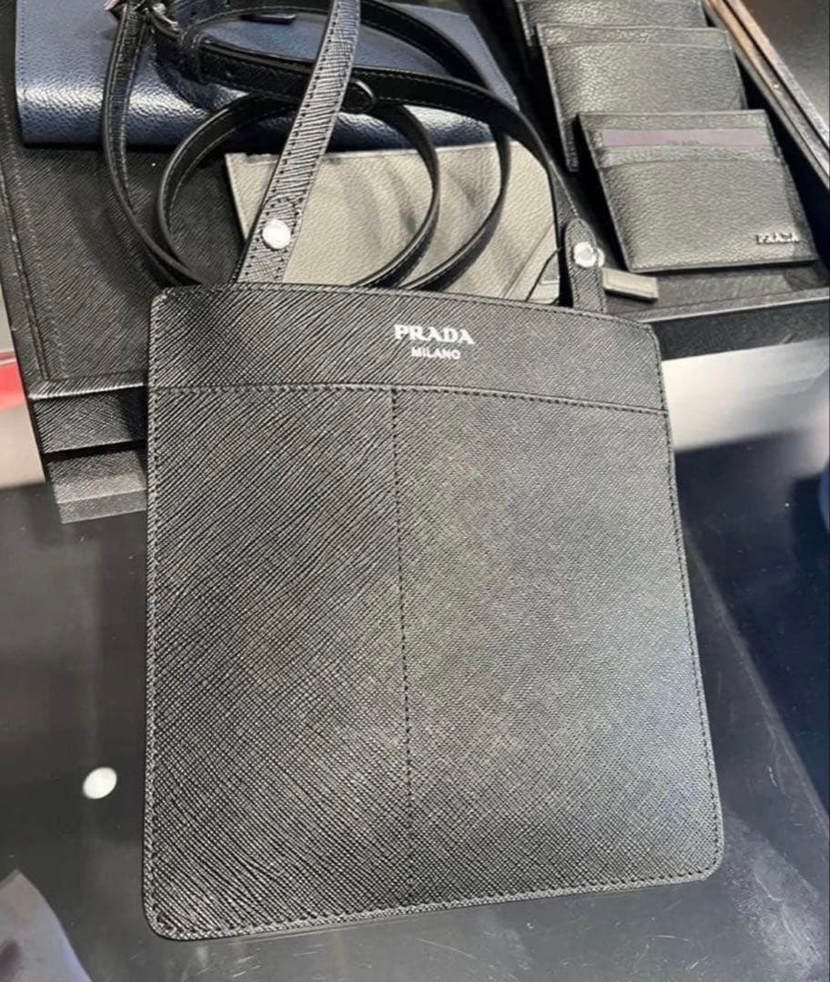 敏恵 榎本様★専用です★ PRADA ブラック ショルダーバッグ