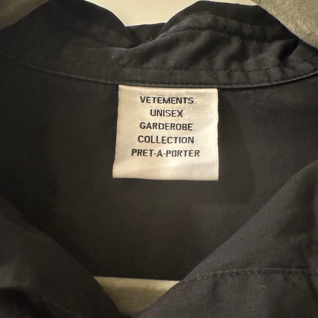 VETEMENTS ブラック シャツ ユニセックス