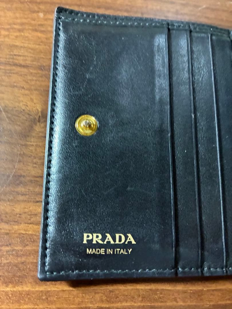 PRADA 二つ折財布
