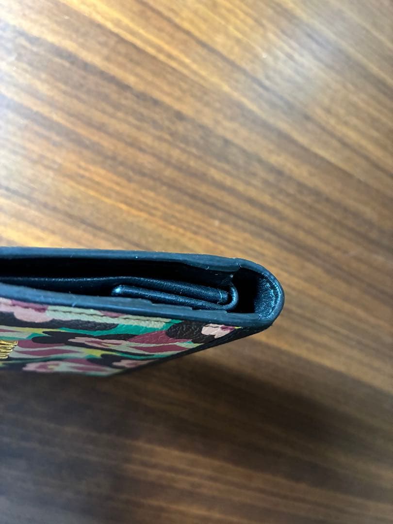 PRADA 二つ折財布