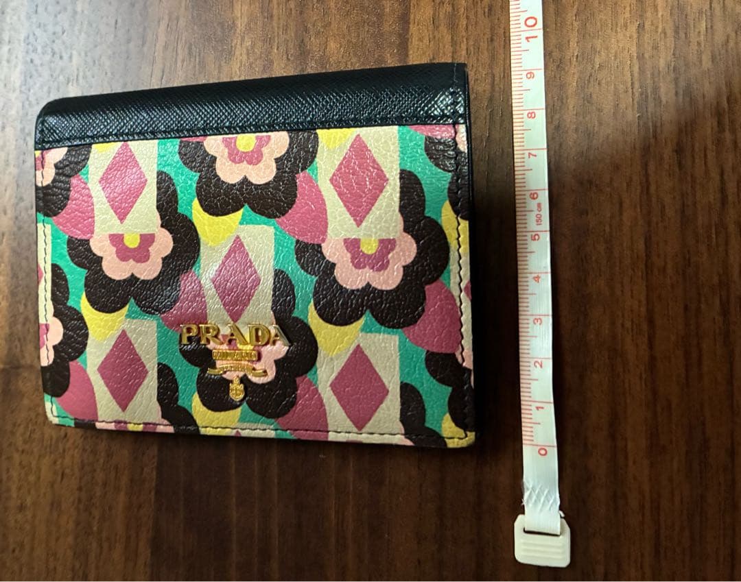 PRADA 二つ折財布