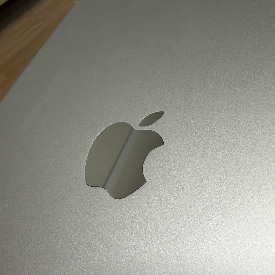 Apple iPad (第5世代) シルバー 本体 MP2J2J/A