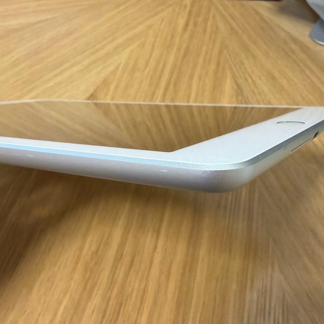 Apple iPad (第5世代) シルバー 本体 MP2J2J/A