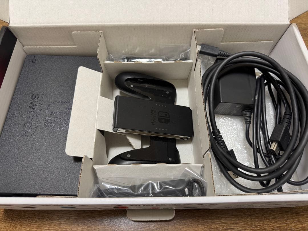 【美品・完動品】Nintendo Switch 本体 ネオンブルー/ネオンレッド