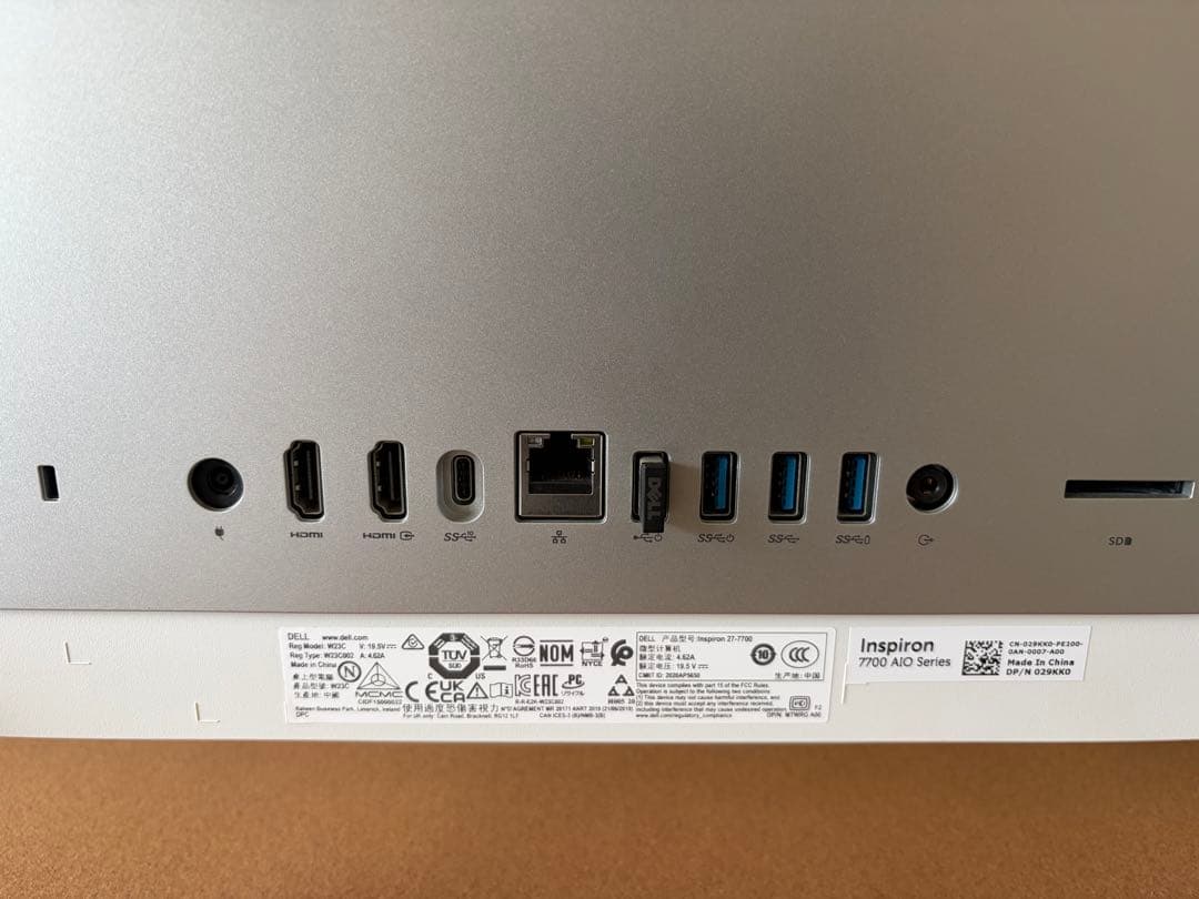 美品 Dell i7-1165G7/8GB/約1.3TB Windows11