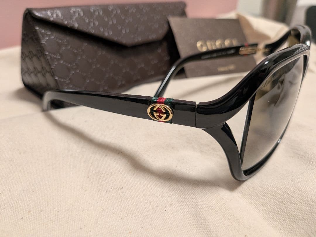 GUCCI スクエア型サングラス
