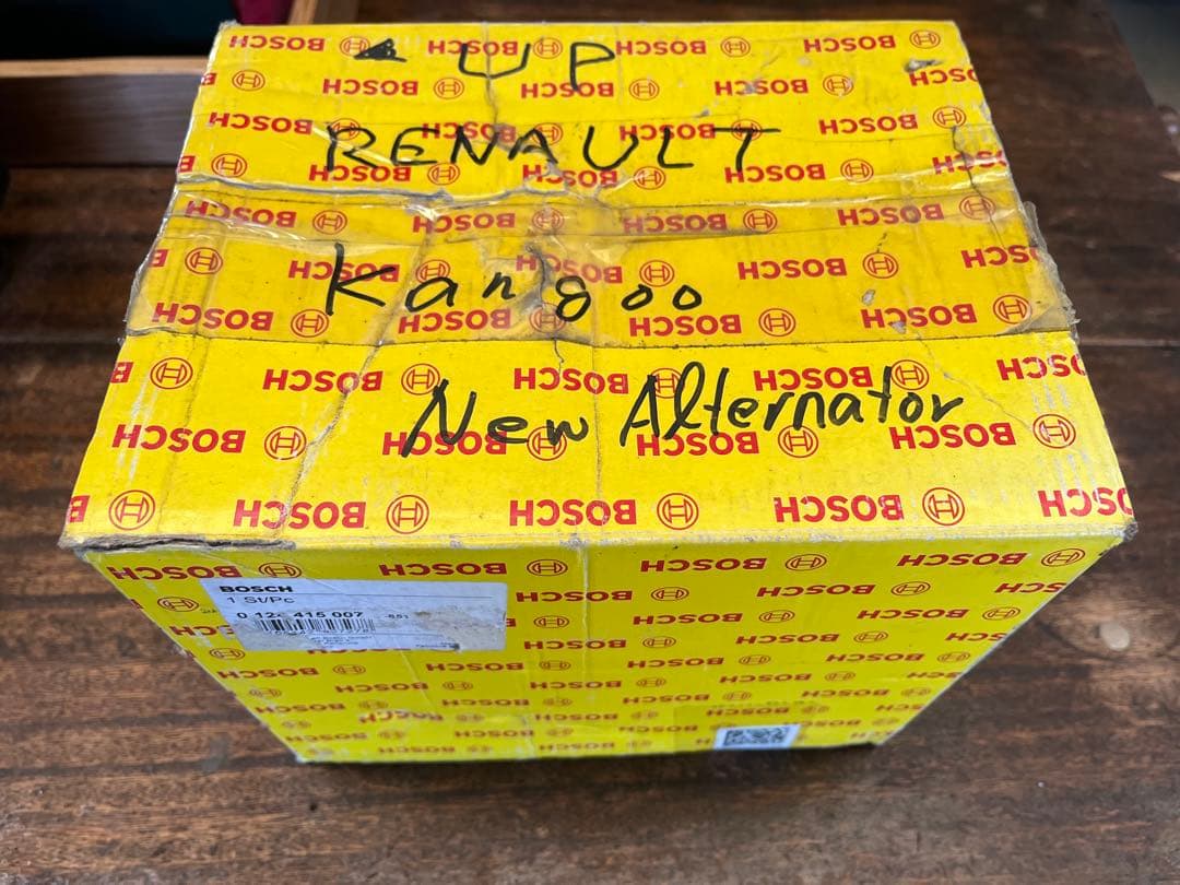 Renault Kangoo 1.4 オルタネーター