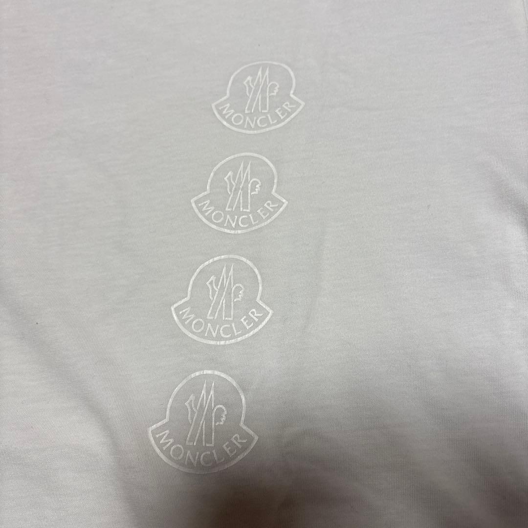 ビッグサイズ　モンクレール　ロゴ入り　Tシャツ