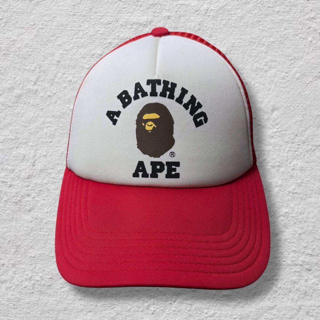 A BATHING APE メッシュキャップレッドカレッジトラッカーメンズ