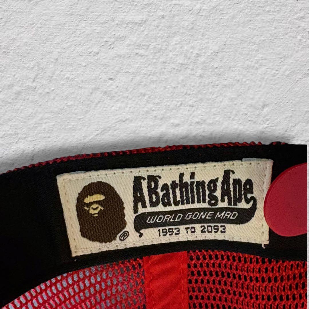 A BATHING APE メッシュキャップレッドカレッジトラッカーメンズ