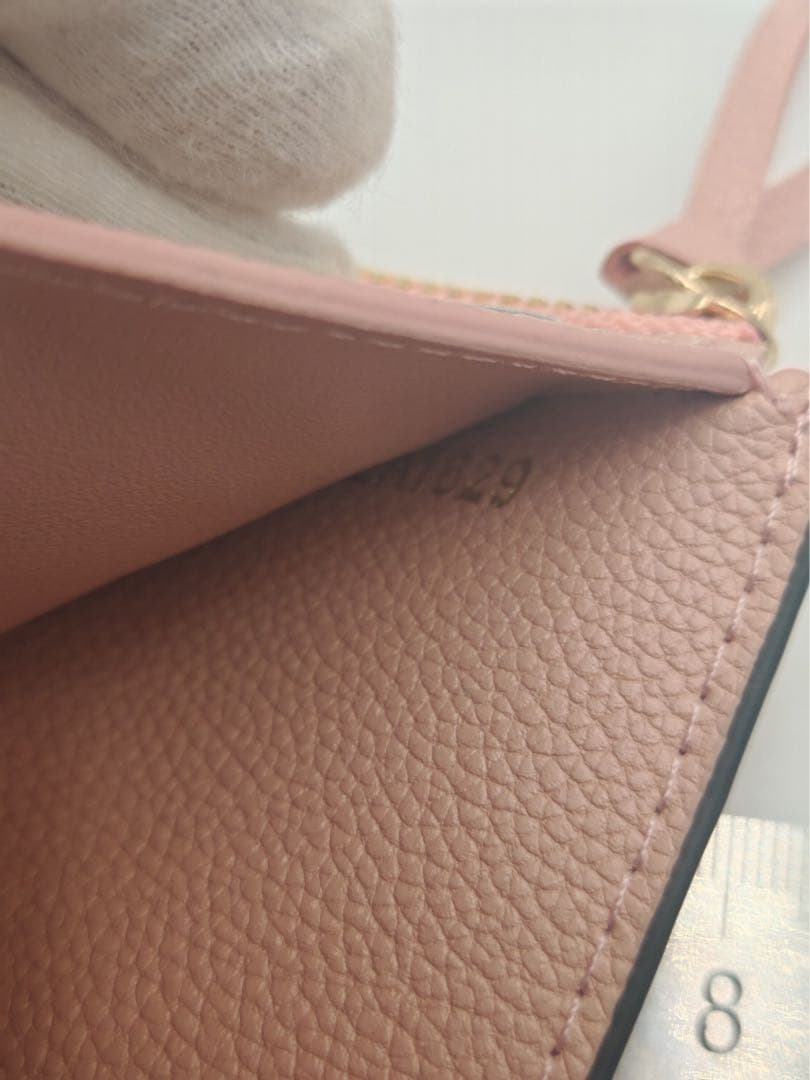 LOUIS VUITTON 三つ折り財布 エンボス ピンク 中古　美品