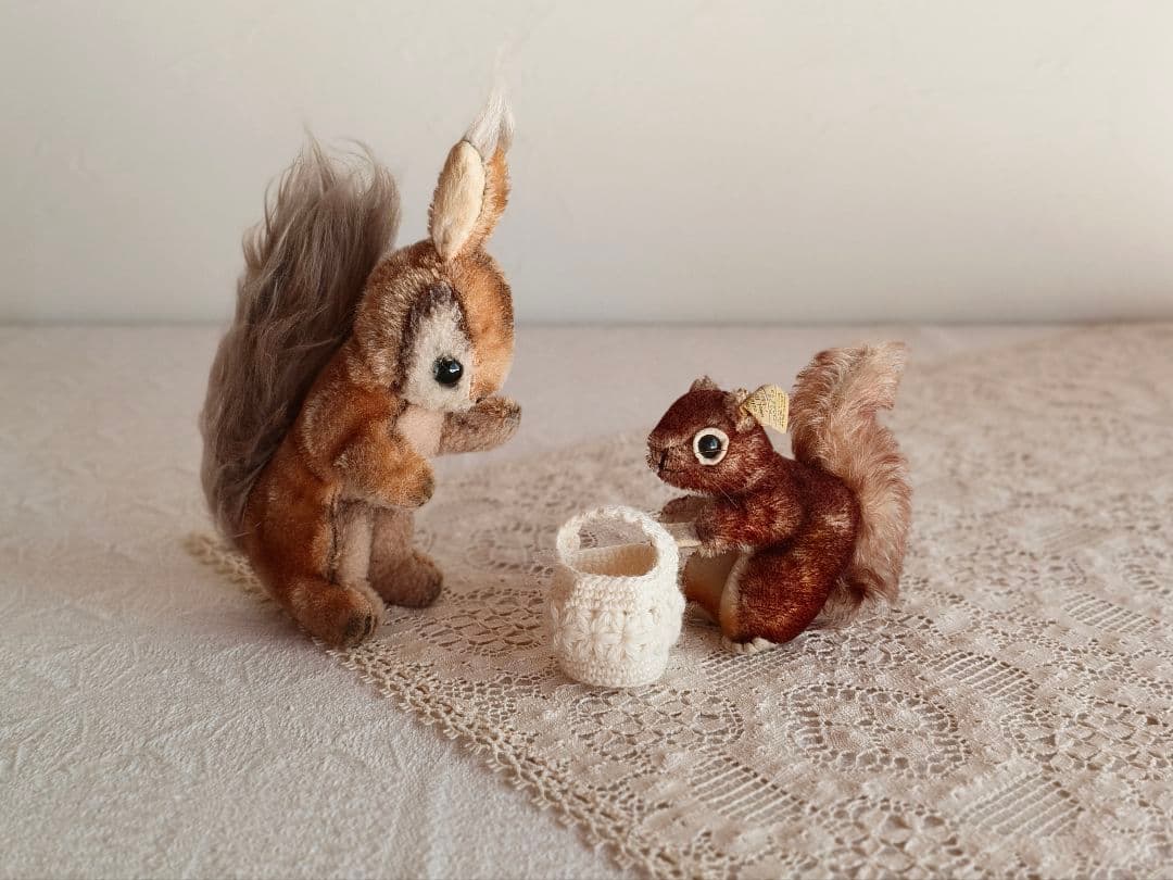 * vintage squirrel ♡ 可愛い おねだりリスさん