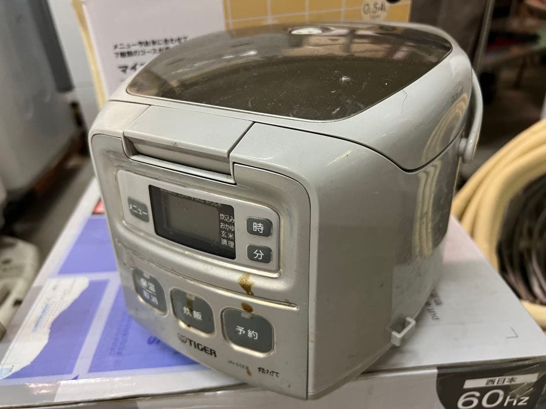 2012年式 3合 0.54L タイガー 炊飯器 JAI-55E8