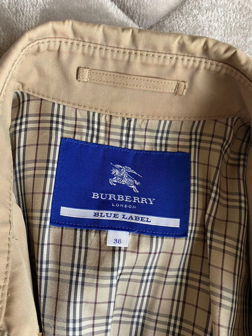 Burberry ベージュ フレアトレンチコート