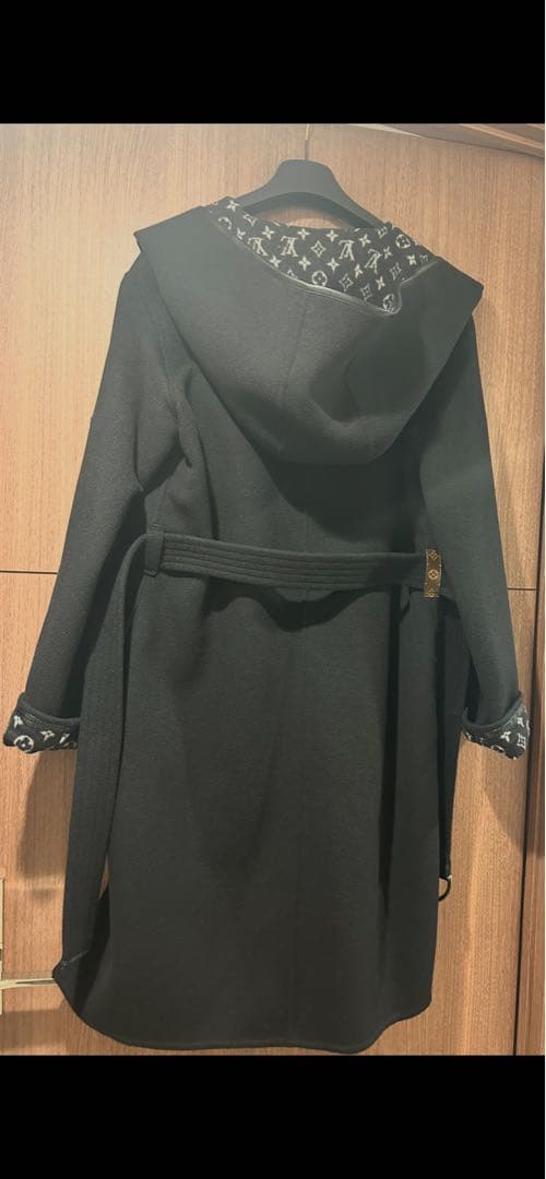 ルイヴィトンコート フーデットラップコート