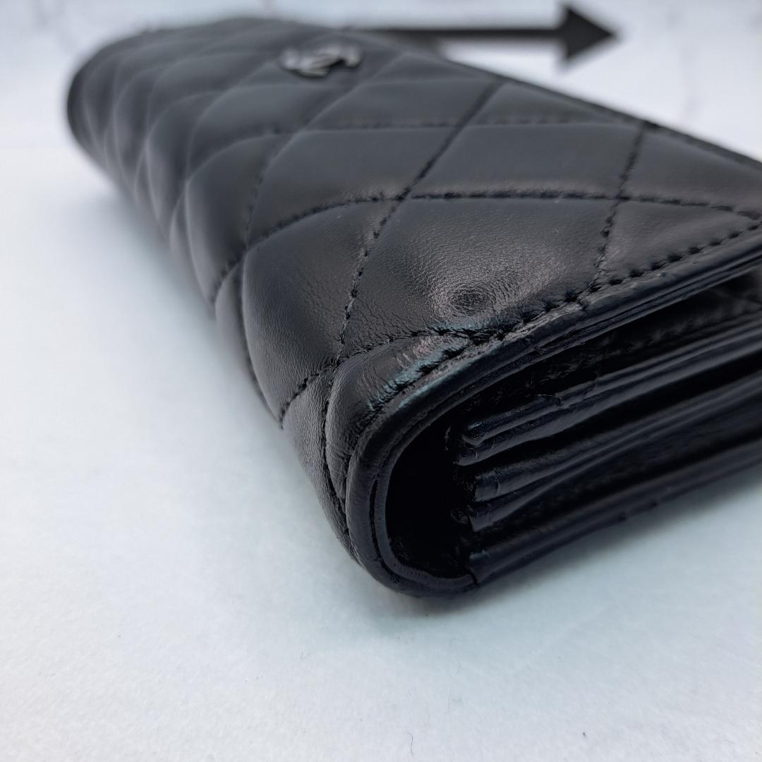 CHANEL　マトラッセ　二つ折り財布　ブラック　ラムスキン　長財布　財布